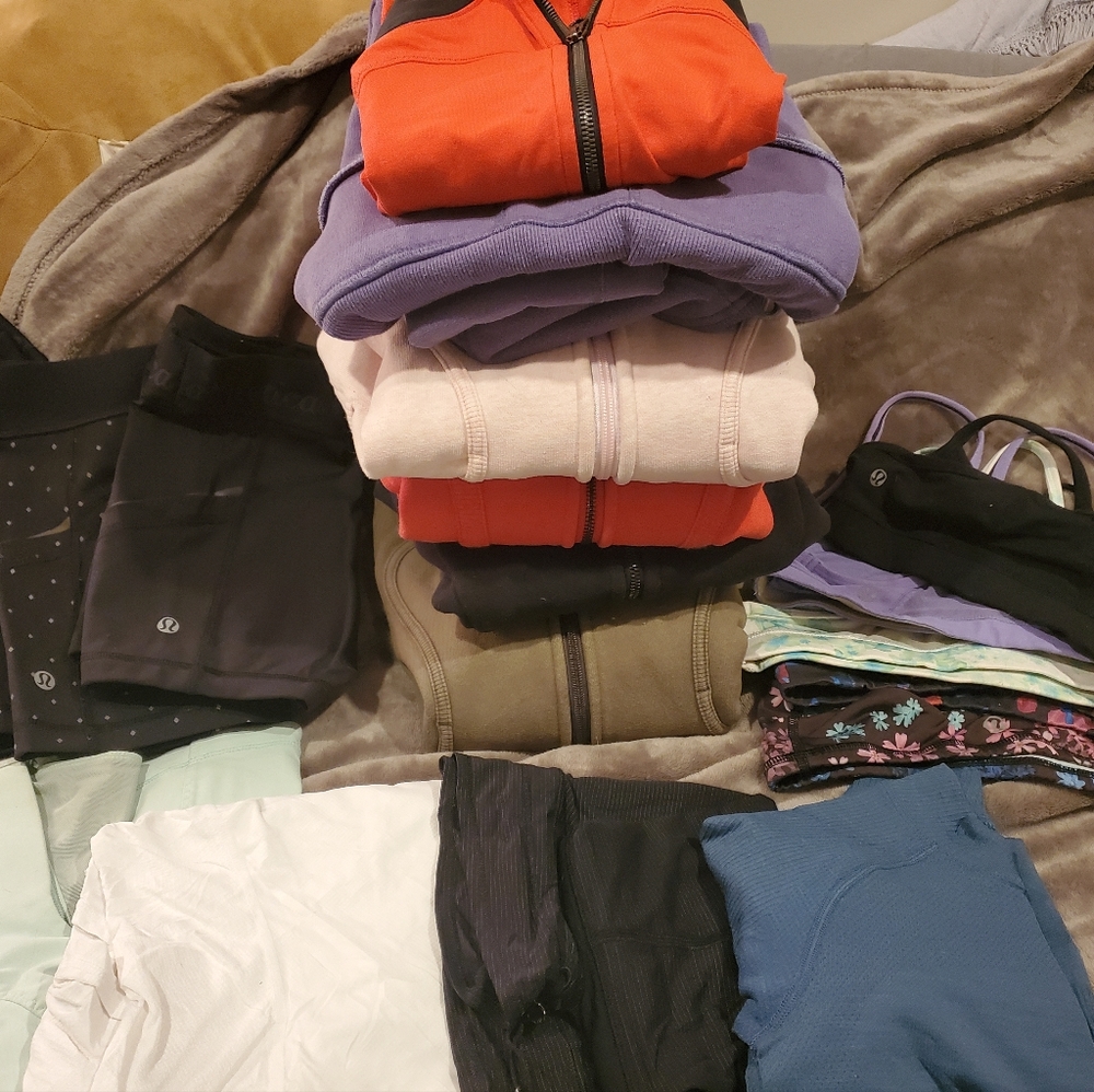 Lululemon lot size 2,4 excellent condition